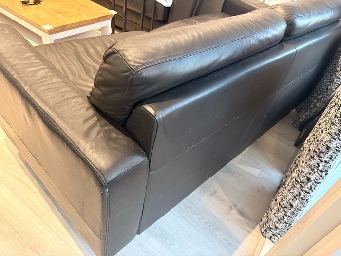 3 seater bleack leather sofa