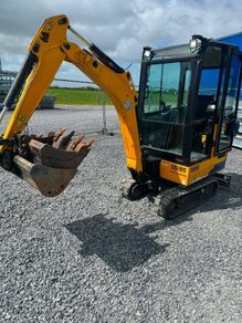 CB 15C-1 1.5 tonne rubber tracked mini excavator