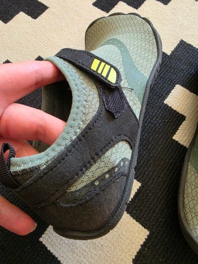 Kids swim shoes.size uk1