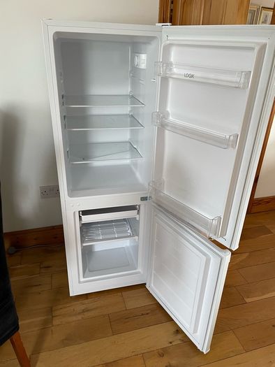 logik fridge