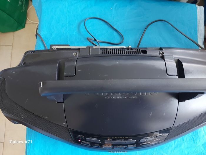 Panasonic RX-ED77 Stereo Boombox Ghetto Blaster With Motorised Cover, everything works perfect, Radio, CD and both Tape Decks, also CD Records, an