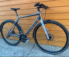 Scott metrix 30 hybrid bike