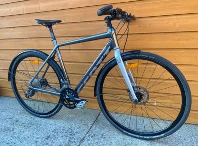 Scott metrix 30 hybrid bike