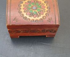Small Vintage Keepsake/Jewelry/Treasur Box