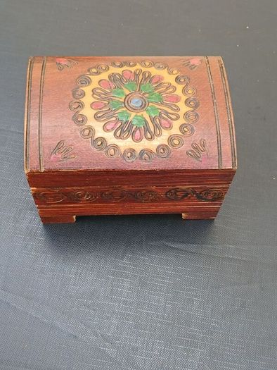 Small Vintage Keepsake/Jewelry/Treasur Box