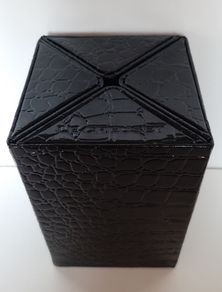 Le Creuset Wine Cube/Foldable Bottle Rack