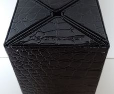 Le Creuset Wine Cube/Foldable Bottle Rack