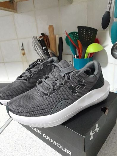 Running shoes for men