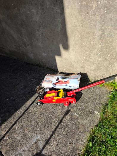 Car jack