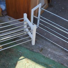 Pair of shoe racks (26182)