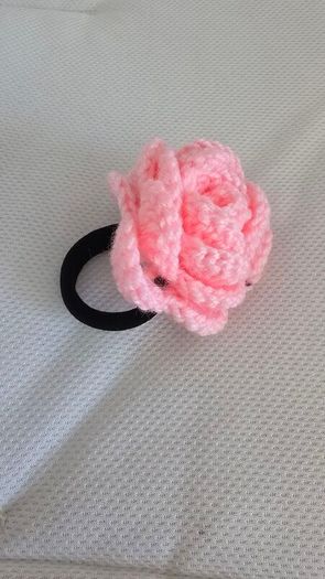 Hair Tie #crochethairtie #scrunchie #crochetaccessories #handmadeireland #girlaccessories  #hairaccessories  #fashionaccessories