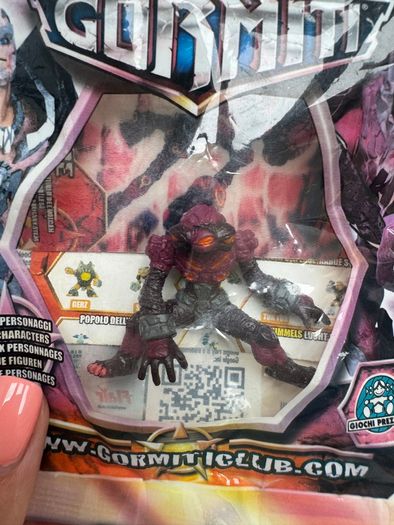 Gormiti Nature Unleashed Fume 2012 approx., 4 cm. Pack is damaged Please see pictures