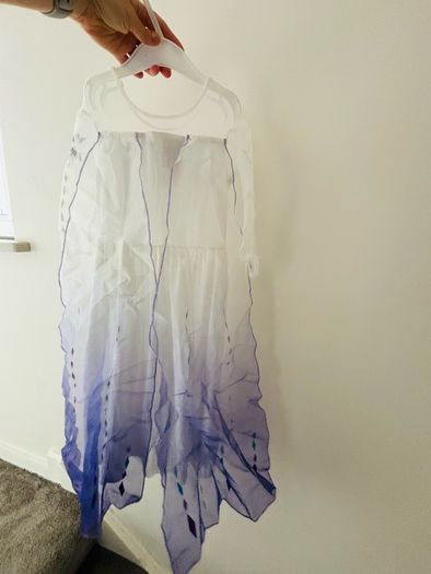 2 Disney princess Frozen dresses 5/6 years old and 6-8years old 122/128cm
