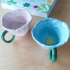 Set of floral mugs (2)