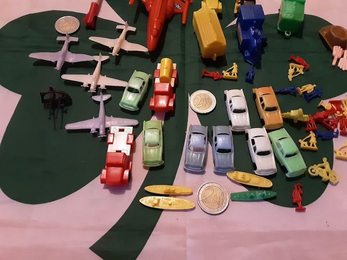 Nice small plastic collection,vintage