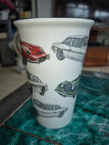 Beaker with lovely car displays