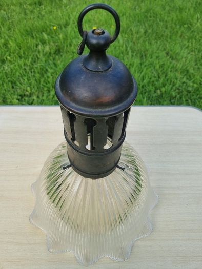 Original hanging ceiling lamp with a ribbed shade made of holophane glass (Holophane)