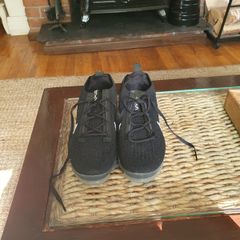 Nike Flyknit Vapormax  size 6