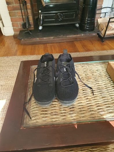 Nike Flyknit Vapormax  size 6