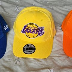 Baseball caps. NBA.