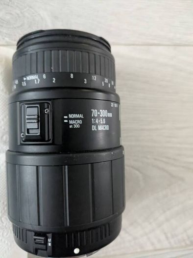 Sigma 70-300mm F4-5.6 DL Macro Telephoto Zoom Lens  70-300mm