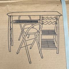 Small Breakfast table + 2 chairs