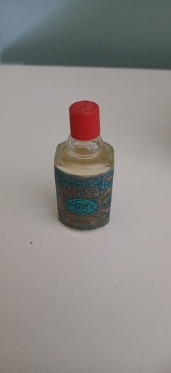 Vintage 4711 Easel Stand And 2 Bottles Of 4711