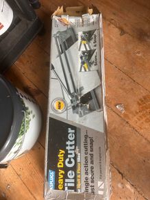 Tile cutter