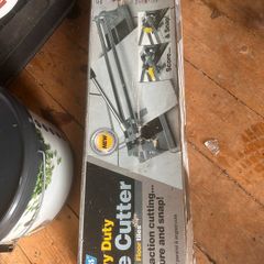 Tile cutter