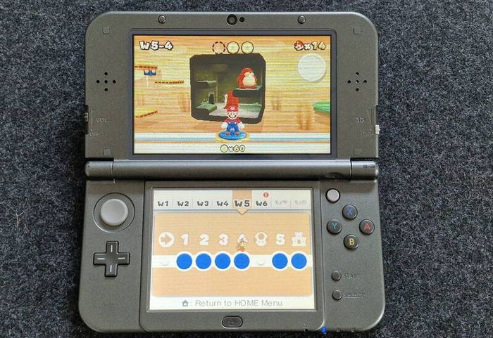 New Nintendo 3DS XL Metallic Grey 16GB Excellent Screens