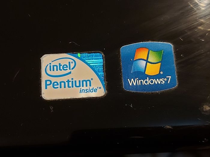 Dell Inspiron 1545, Model PP41L, Intel Pentium Dual-Core CPU T4300, 2.1GHZ, 4GB Ram, 238GB SSD, Windows 10, Microsoft Edge, chrome and VLC