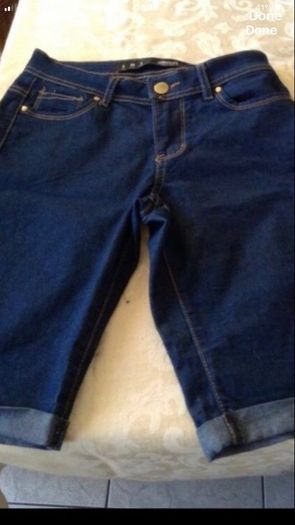 Ladies shorts size 6