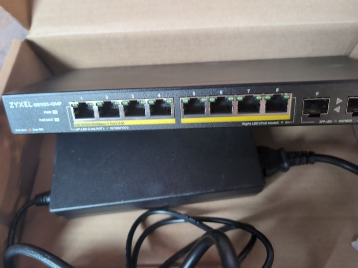 10 port poe switch wth 2 x sfp zyxel