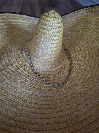 Sombrero hat 30inches diameter