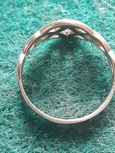 ladies 9ct gold ring
