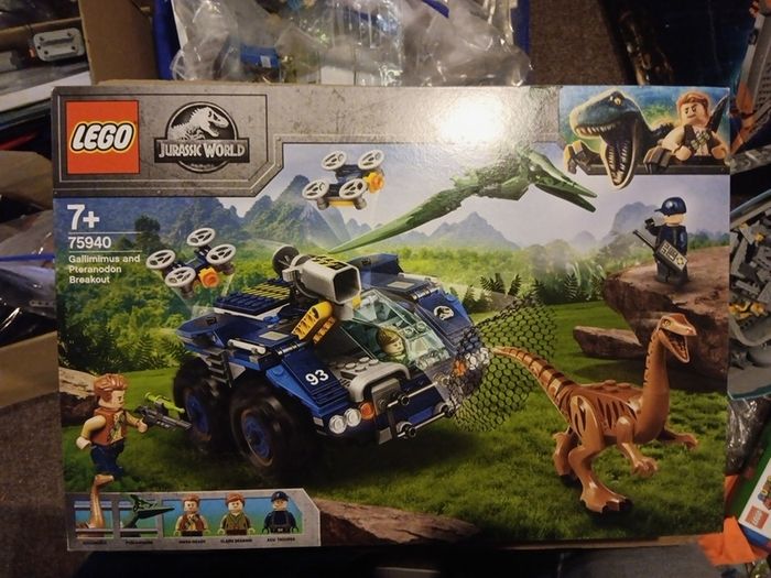 Lego 75940 Gallimimus and Pteranodon Breakout
