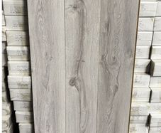New Ac4 Rated Laminated Flooring Free Delivery