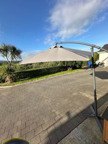 Tiltable patio umbrella
