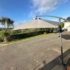 Tiltable patio umbrella