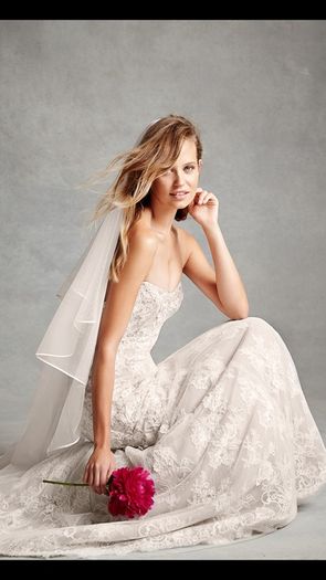 Monique Lhuillier Designer Lace Wedding Dress