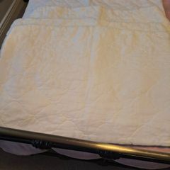 pillow protectors x 5