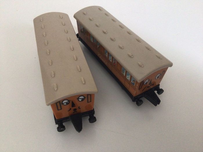 Thomas the Tank Engine Vintage Ertl passenger carriages Clarabel and Annie