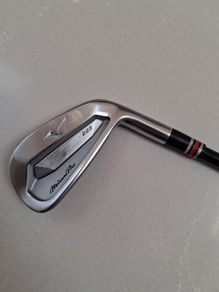Mizuno Pro 223 4-iron Fujikura Axiom 105 Stiff