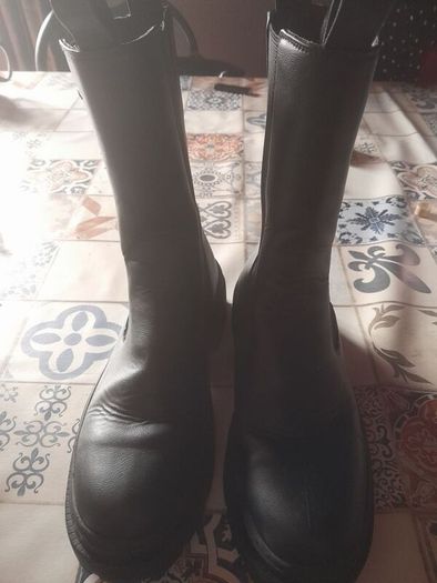 ladies black boots