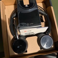 Poly voyager Focus 2 ( brand new)