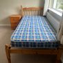 Single bed and guest bed Image 3