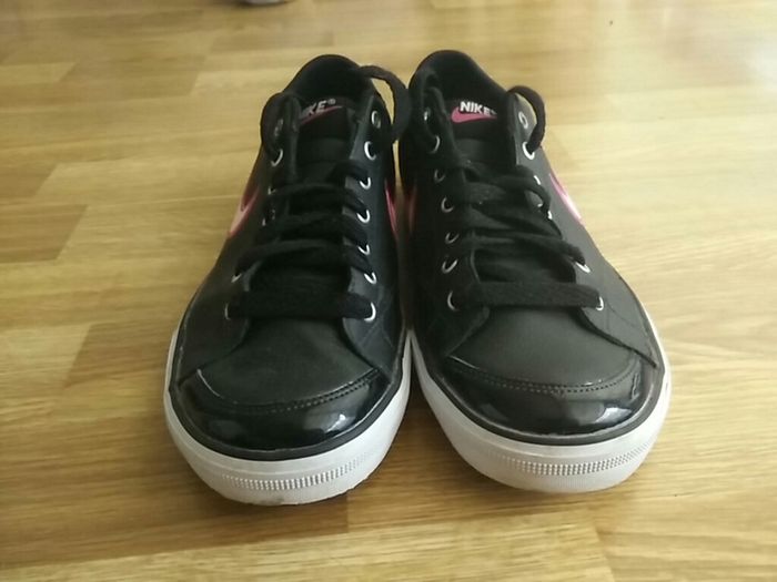 Nike Black Runners with Pink Tick