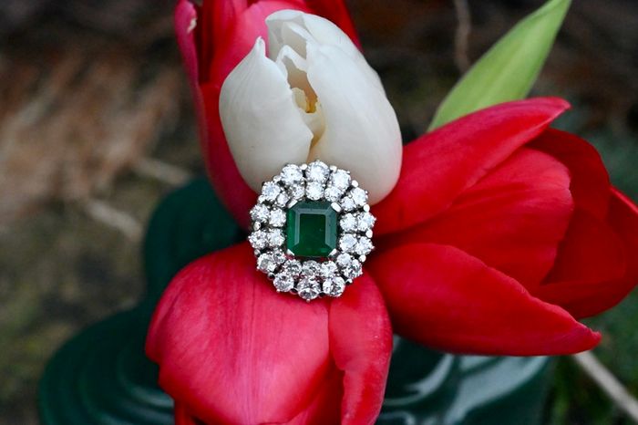 Vintage 1960s Emerald & Diamond Cluster Ring - 18ct