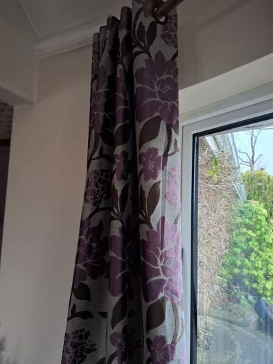 2 pairs of curtains