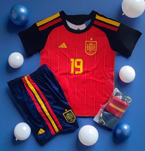 Spain World Cup Kit ( Lamine Yamal  19 ) ,6/7 , 7/8 , 8/9 Yrs